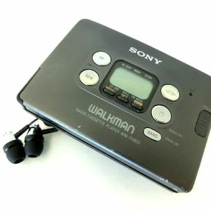 1995年製 ビンテージ 修復済み SONY カセットプレーヤー WALKMAN WM-FX822 状態良好