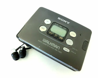 SONY WM-FX822 WALKMAN ソニー ラジオ カセットウォークマン Sony WM-FX822 ▷ Walkman.land