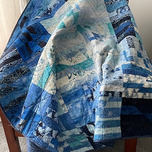 Blue lap quilt, shades of blue quilt, lap quilt