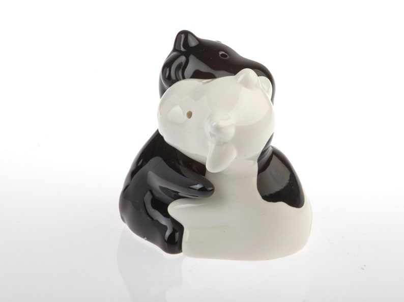 Cow bull cattle couple salt and pepper shakers ceramic salt shakers totally cute on the dining table image 2