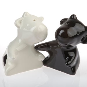 Cow bull cattle couple salt and pepper shakers ceramic salt shakers totally cute on the dining table image 3