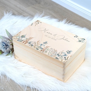 Erinnerungskiste Hochzeit - Personalisiert mit Namen und Datum - 30x20x14 cm - individuelle Holzkiste - Hochzeitsgeschenk Eukalyptusdesign
