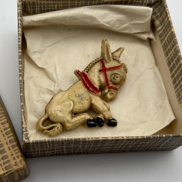 Vintage 1950s Muffin the Mule celluloid brooch in original box