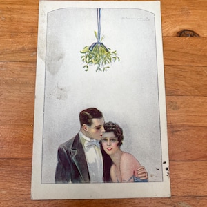 Belle carte de Noël italienne Art déco antique couple cravate blanche sous gui