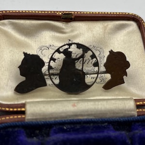 Antique 1901 handmade Queen Victoria portrait brooch
