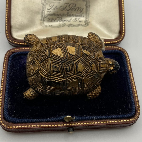 Vintage 1960s detailed tortoise turtle brooch