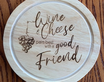 Digitales Design - Wein & Käsepaare am besten mit einem guten Freund - Vektor | Glowforge | Laser | Schneidebrett | Charcuterie | Käsebrett