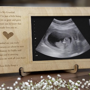 超音波写真フレーム：祖父母になる人、妊娠の発表、赤ちゃんのふくらみ、性別発表 - 冷蔵庫用マグネットまたはスタンド