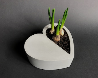 Heart, Concret Heart ,Concrete Succulent Pots, Small Planter, Table decor, Black pots, Home decor, Concrete Planter Pots, Valentines Day