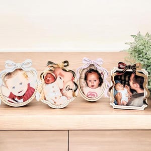 Cadres photo de style vintage mignon noeud coquette & fichier numérique découpé au laser sur chevalet | 4 modèles différents inclus | Parfait pour toutes les occasions