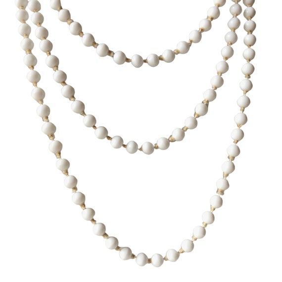 Art Deco Original Milk Glass Beaded Necklace Vint… - image 3