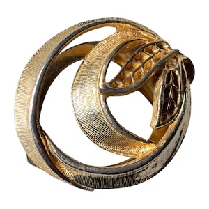 Vintage Scarf Clip, Gold Wreath Scarf Holder, Textured Scarf Ring, Retro Scarf Accessory, Gift for Her, Classic Scarf Jewellery Clip