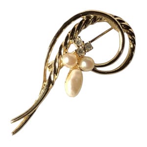 Vintage Pearl Swirl Brooch, Gold Tone Rope Design, Glass Pearl Pin, Elegant Costume Jewelry, 1980s Style Brooch, Gift for Her