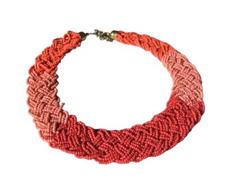 コーラルビーズネックレス コーラルシードビーズネックレス、ヴィンテージツイストマルチ