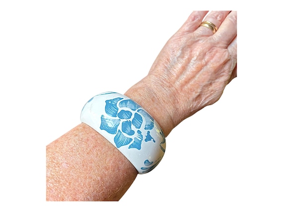 1980s Blue White Acrylic Floral Bangle Wide Chunky Vintage Retro