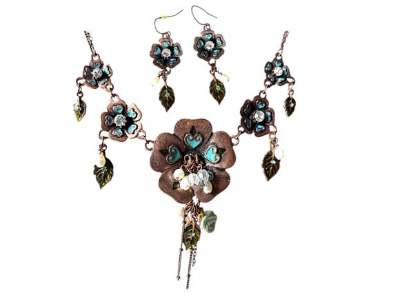 Vintage Bronze Floral Necklace Set: Boho Enamel Jewelry, Faux Pearl Accents