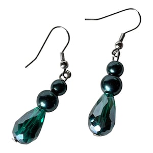 Green Crystal Earrings, Teardrop Dangle Earrings, Pearl Drop Earrings, Elegant Jewelry, Sparkly Earrings, Gift for Her