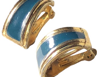 Boucles d'oreilles clip incurvées en émail bleu Air Force en métal doré