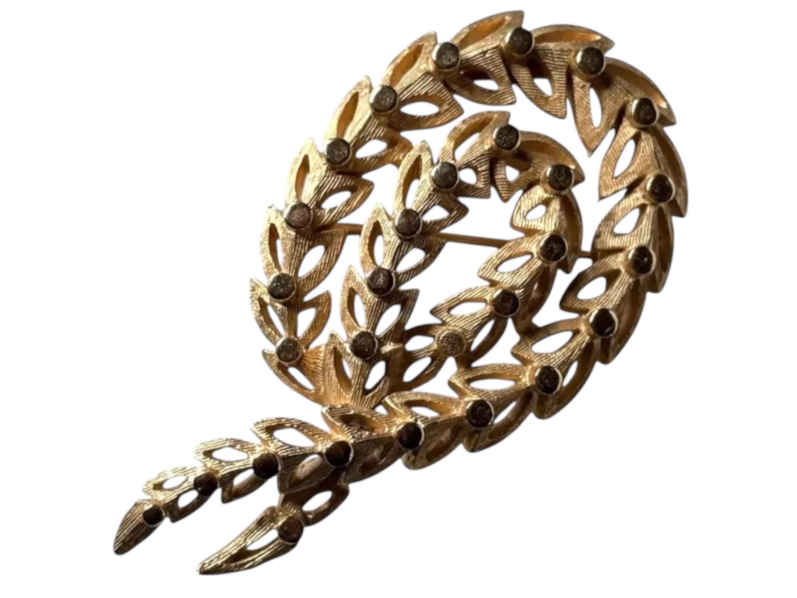 クラウントリファリ　蝶のブローチ 54daacd9e2a248e91a268410a6a444