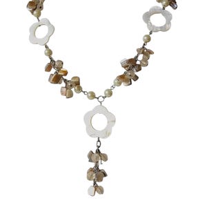 Perlmutt Blumen Halskette: Vintage Muschelsplitter & Glasperlen