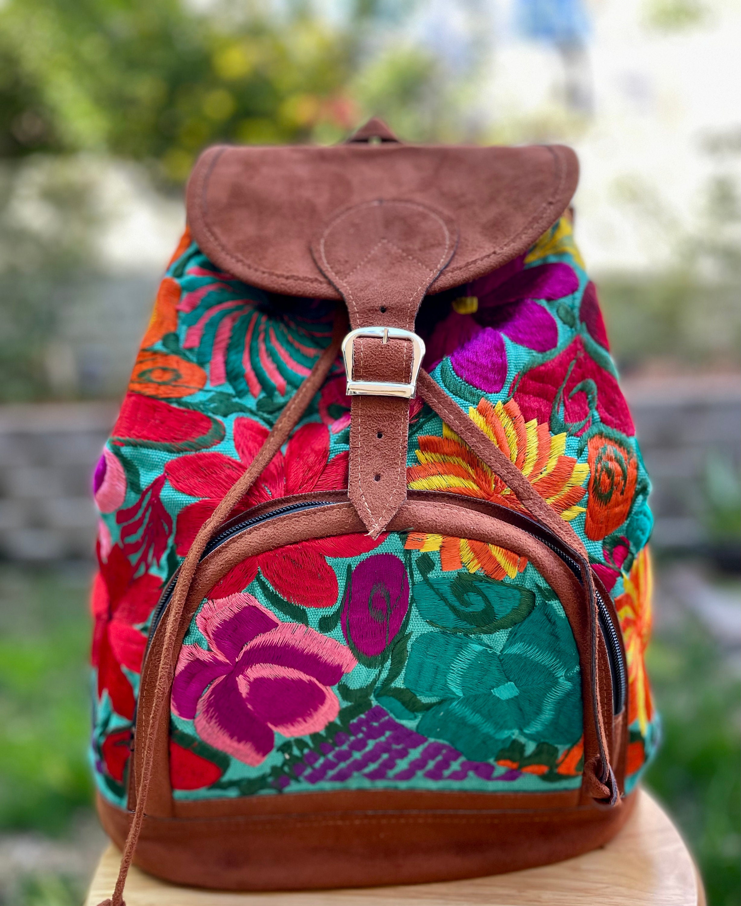 Colorida mochila bordada hecha a mano en Guatemala - Etsy España