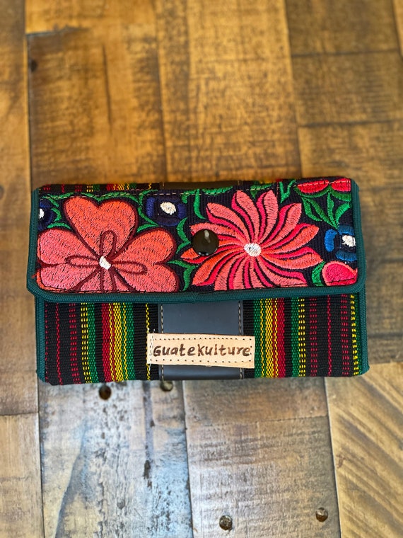 Carteras bordadas Cartera de muneca hecha a mano en Guatemala patron de flores Etsy Espana