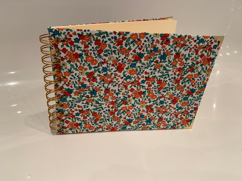 Photo album red and green floral