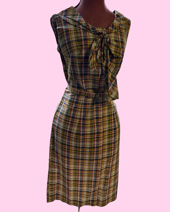 Darling vintage 60s plaid shift dress with belt - image 2
