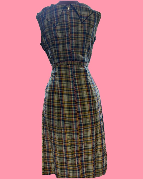 Darling vintage 60s plaid shift dress with belt - image 10
