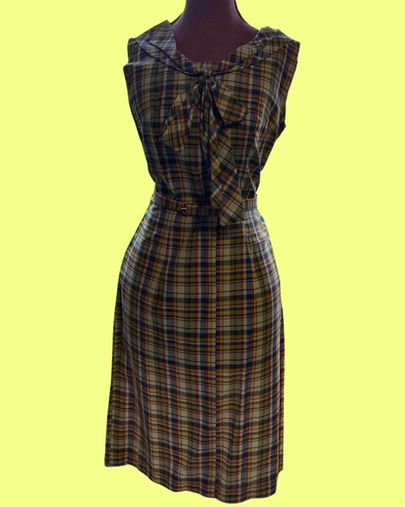 Darling vintage 60s plaid shift dress with belt - image 8