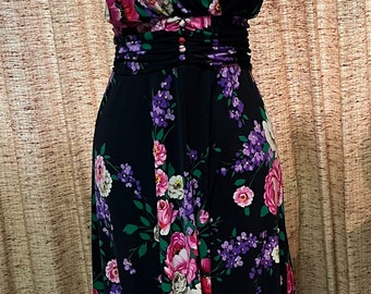 Gorgeous vintage floral sleeveless maxi dress