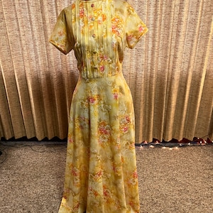Pretty 70s floral maxi dress creamy yellow long dress beautiful size large xl homemade handmade