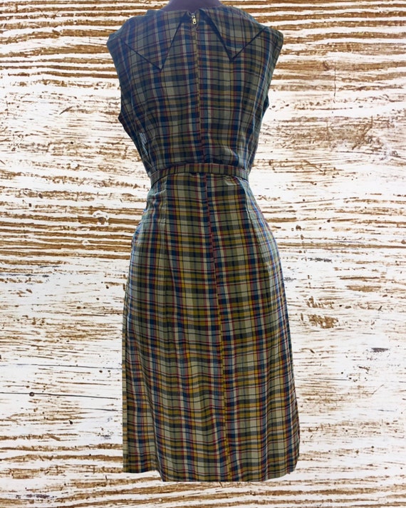 Darling vintage 60s plaid shift dress with belt - image 5