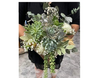 Succulent Wedding Bouquets/Various Sizes Available/Live Plants/Elegant Bridal/Beautiful/Quinceanera/Clutch/Nosegay/Cascading Bouquet/Custom