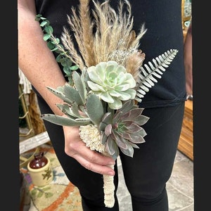 Simple Succulent Bridesmaid Bouquets/Various Sizes Available/Live Plants/Elegant Bridal/Beautiful Variety/Quinceanera/Custom Designed