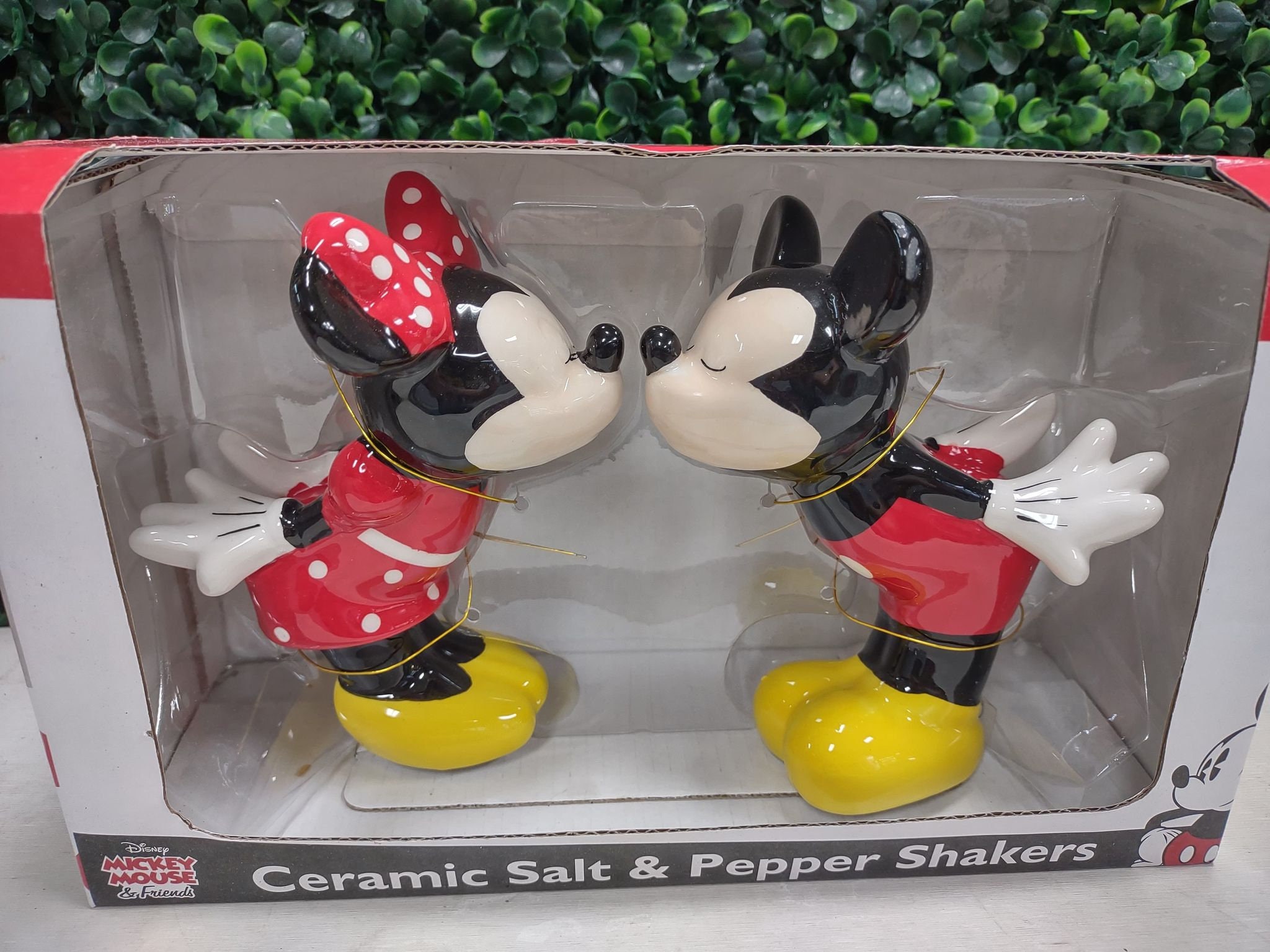 Mickey and Minnie Mouse Salt & Pepper Shakers / Disney / Hand