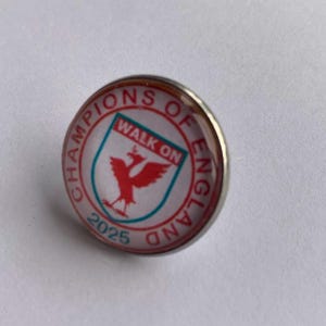 LIVERPOOL Champions Of England-pinbadge, 25 mm metalen koepelglas