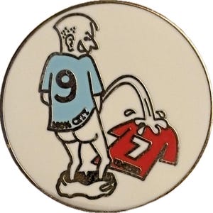 Manchester City Pin Badge Pee On United Unbranded Emaille Pins