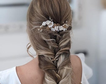 Accesorios para el cabello de novia, delicada peineta para la novia en oro - forma de flor con perlas y pedrería decorada - joyería nupcial Vumari