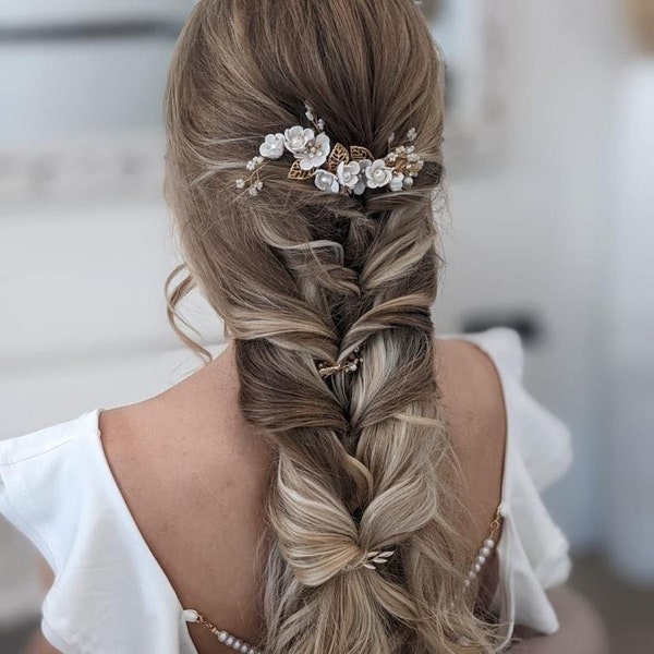 Accessoires pour cheveux de mariée, peigne à cheveux délicat pour la mariée en or - forme de fleur avec perles et strass décorés - bijoux de mariée Vumari