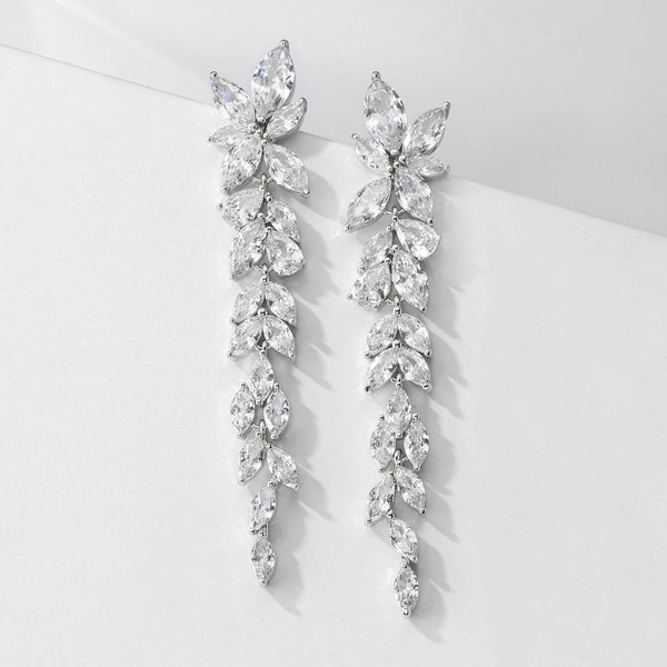 Bridal earrings, wedding earrings - zircon - high-quality bridal jewelry from Brautschmuck Vumari / hygiene items