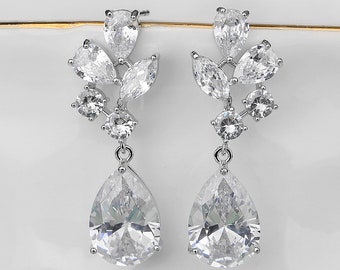 Bridal earrings, wedding earrings - zircon - high-quality bridal jewelry from Brautschmuck Vumari / hygiene items