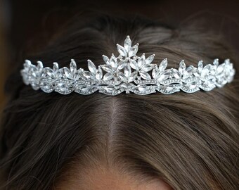 Tiara Diadem Braut Haarschmuck, Hochzeit Haarschmuck - Hochwertiger Brauthaarschmuck von Brautschmuck Vumari