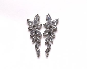 Bridal earrings, wedding earrings - zircon - high-quality bridal jewelry from Brautschmuck Vumari / hygiene items