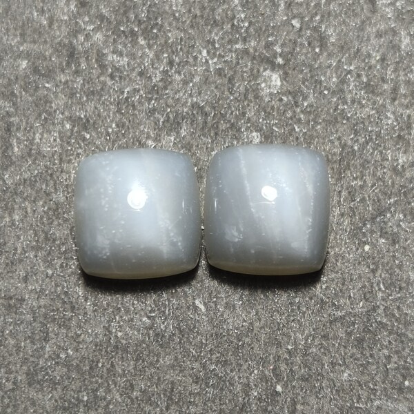 Pierre de lune grise naturelle Cabochon paire flashy pierre de lune Cabochon coussin forme 10.9X10.9X7.5 MM pierre précieuse en vrac pour la fabrication de bijoux
