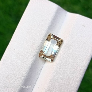 Stunning Natural bi color Oregon sunstone faceted emerald cut shape 9.6X5.8X4.7 MM loose gemstone for jewelry making