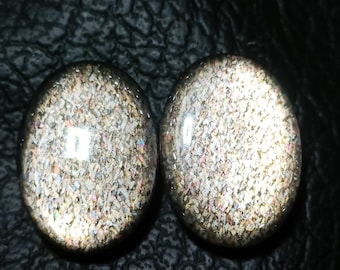 Paar natuurlijke regenboograster zonnesteen cabochon: ovale edelsteen (18 x 13 x 4,60 mm)