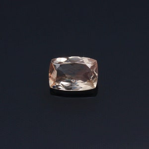 Beautiful natural Oregon sunstone faceted cushion shape 9.2X6.5X3.8 MM loose gemstone for jewellery making