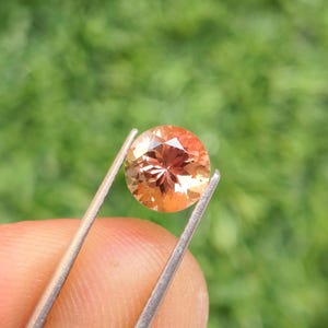 Beautiful Natural Oregon Sunstone Faceted Round Shape 7X7X5.40 MM Loose Gemstone for jewelry making