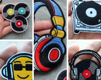 Singing Goldfish In A Bowl Machine Embroidered Patch, Iron On, Sew Embroidered Accessory For - Foto 3